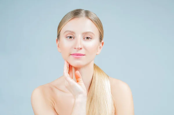 Belleza Tratamiento Facial Hermosa Mujer Con Piel Limpia Perfecta Toque —  Fotos de Stock
