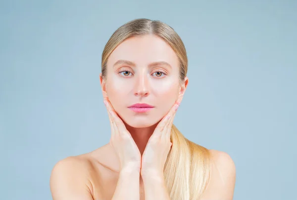 Bellezza Trattamento Viso Bella Donna Con Pelle Pulita Tocco Perfetto — Foto Stock