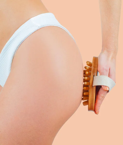抗セルライト治療 パステル調の背景に下着姿で完璧な女性の尻 — ストック写真