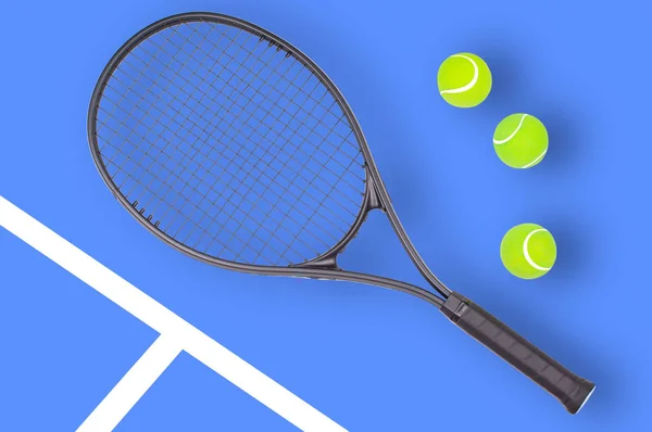蓝色背景的网球拍和球类运动 — 图库照片