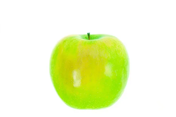 Свежий зеленый яблоко на белом фоне — стоковое фото