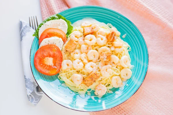 Italienska Pasta Med Räkor Och Krämig Sås Spagetti Och Räkor Stockbild