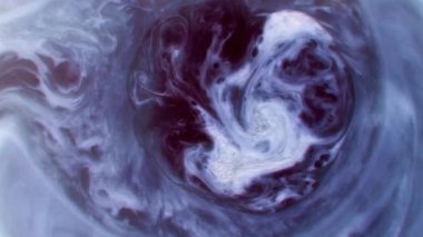 Renkli sıvılar birlikte degradeler oluşan ve formlar ayrılmış renkli soyut resim oluşturma sıvı karışık