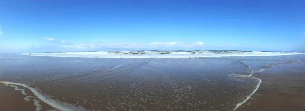 Εικόνα Πανοράματος Παραλίας Κόλπου Στον Ατλαντικό Ωκεανό Άμμο Κύματα Που — Φωτογραφία Αρχείου