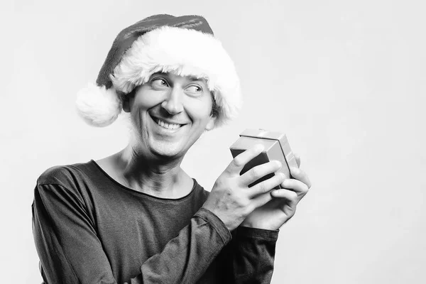 Lycklig Man Santa Helper Hattar Med Presentask Sportlov Och Jul — Stockfoto