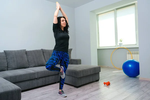 Une Jeune Femme Fait Exercice Maison Style Vie Sain Sportif — Photo