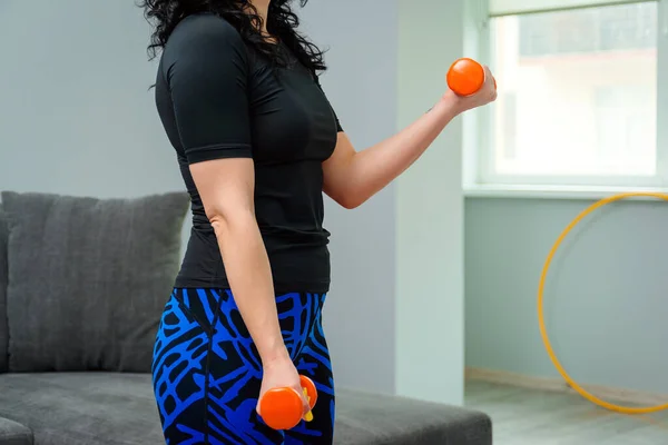 Sportif Kadın Evde Egzersiz Yapıyor Kadınlar Formda Kalmak Ister Egzersiz — Stok fotoğraf