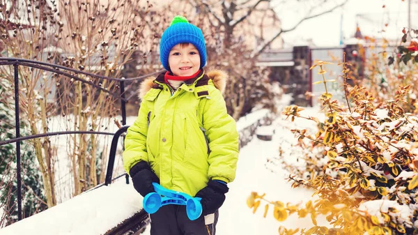 Happy Child Having Fun Walk Winter Little Boy Playing Snowball — Stock Photo, Image