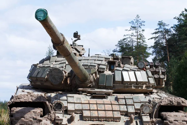 Askeri tank yakın çekim. Ordu çokgen. 