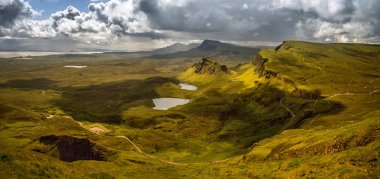 Güneşli bir günde, Isle of Skye, İskoçya gelen Quiraung Trotternish Ridge görüntülemek