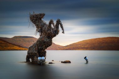 Nykur at heykel Sorvagsvatn Gölü, Faroe Adaları
