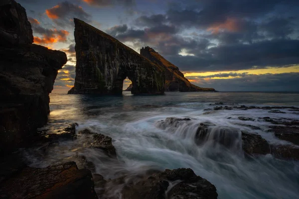 Drangarnir rocky arch — Stock Photo, Image