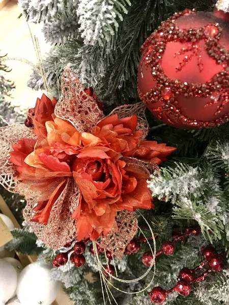 Décorations Noël Colorées Brillantes Sur Sapin Noël Photo De Stock