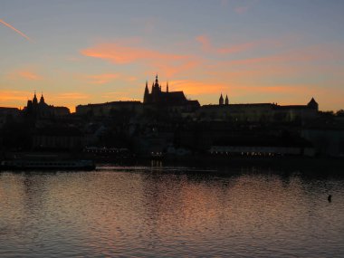 bahar geceleri Prag türleri