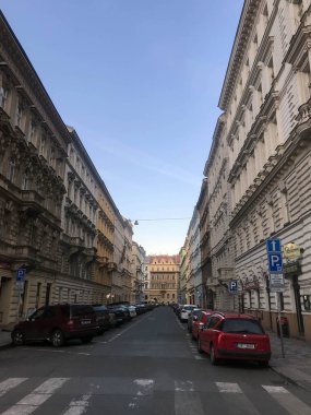 güneşli bir günde Varşova türleri