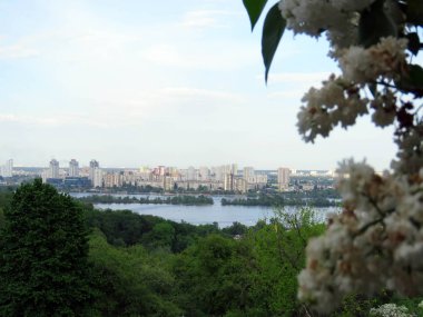 Kiev görünümlerinden bahar Botanik Bahçesi