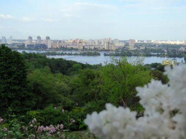 Kiev görünümlerinden bahar Botanik Bahçesi