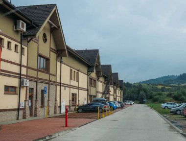 Yaz aylarında dağlarda orman