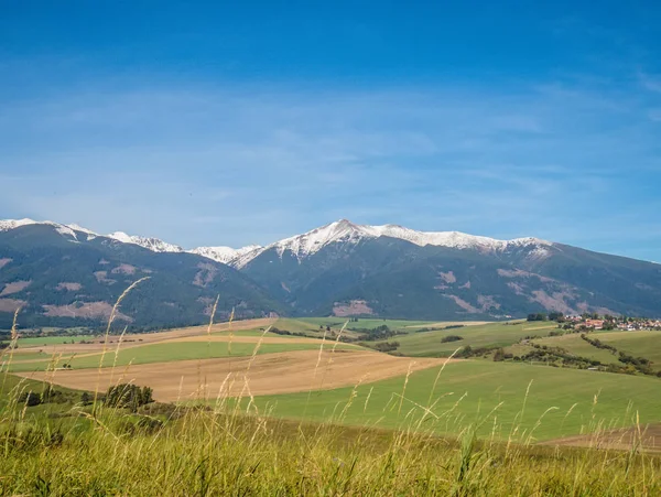 Горы Снежными Вершинами Солнечном Свете Осенью Высокие Татры Словакия Концепция — стоковое фото