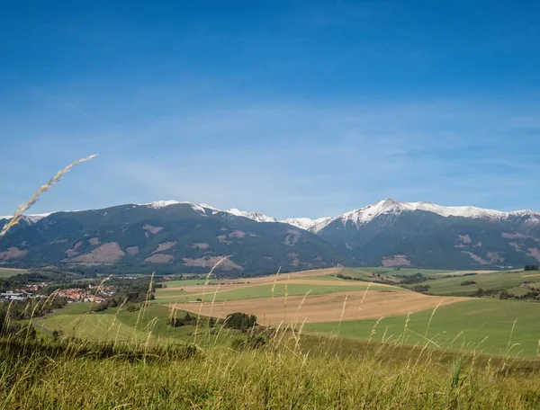 Montagnes Avec Des Pics Enneigés Lumière Soleil Automne Hautes Tatras — Photo