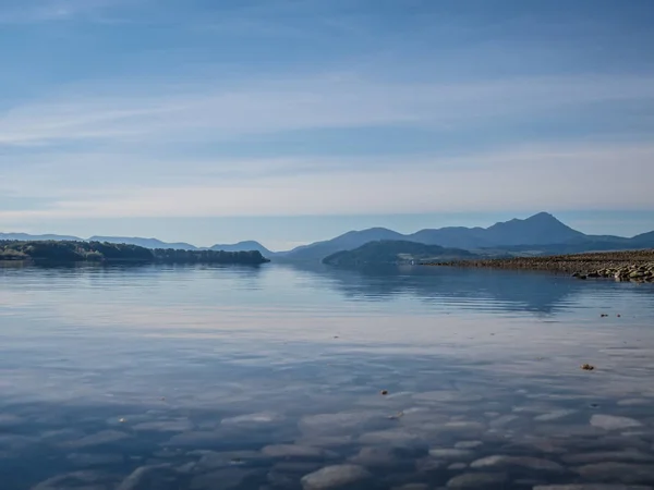 Lago Com Água Azul Turquesa Clara Cercado Por Montanhas Liptovska — Fotografia de Stock