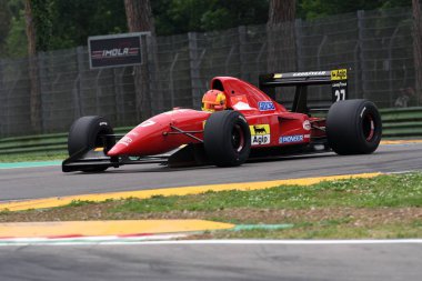 6 Mayıs 2018: bilinmeyen tarihi 1992 Ferrari F1 araba modeli F92a Jean Alesi ex ile çalıştırmak / Gherard Berger Minardi tarihi gün 2018 yılında İtalya Imola Circuit sırasında.