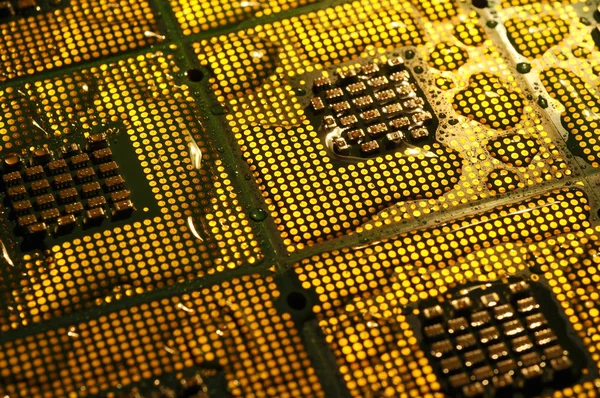 Hizalanmış Cpu Closeup Üzerinde Damlaları Ile Cips — Stok fotoğraf