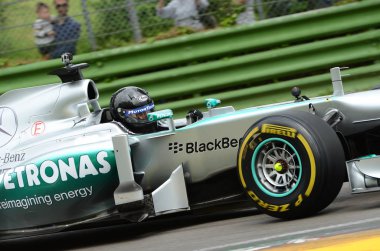 6 Mayıs 2018: Mercedes F1 Şef Designer Aldo Costa modern Mercedes F1 araba modeli W04 ex Nico Rosberg ile çalışır / Lewis Hamilton Minardi tarihi gün 2018 yılında İtalya Imola Circuit sırasında.