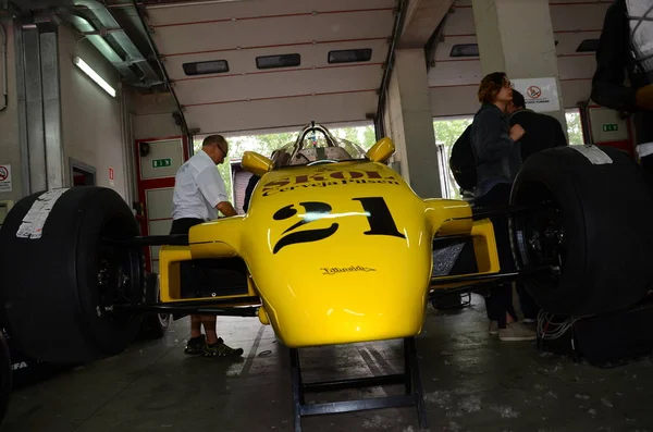 6 Mayıs 2018: tarihi F1 1980 Fittipaldi F8 Keke Rosberg Minardi tarihi gün 2018 İtalya Imola pistinde sırasında kutusuna ex.