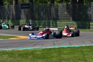 21 Nisan 2018: D'Aubreby, Patrick Fr çalıştırın tarihi 1976 F1 araba ile Mart 761 Motor efsane Festivali 2018 İtalya Imola pistinde sırasında.
