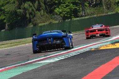 21 Nisan 2018: bilinmeyen Motor efsane Festivali 2018 İtalya Imola pistinde, alıştırma oturumu sırasında Ferrari Fxx-K ile çalıştırın.