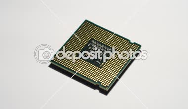closeup cpu çip yüzey dolly üzerinde döner. 4 k Ultra Hd video klip.