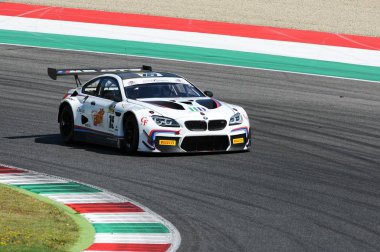 Mugello, İtalya - 13 Temmuz 2018: Comandini Stefano ve Krohn Jesserun Bmw M6 Gt3 Gt İtalyan şampiyonasında 2018 devre Mugello İtalya sırasında Bmw Padova takımının ile.