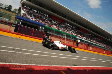MUGELLO, ITALY - MAYIS 2012: Sauber F1 Team takımından Kamui Kobayashi İtalya 'nın Mugello pistinde antrenman yapıyor..