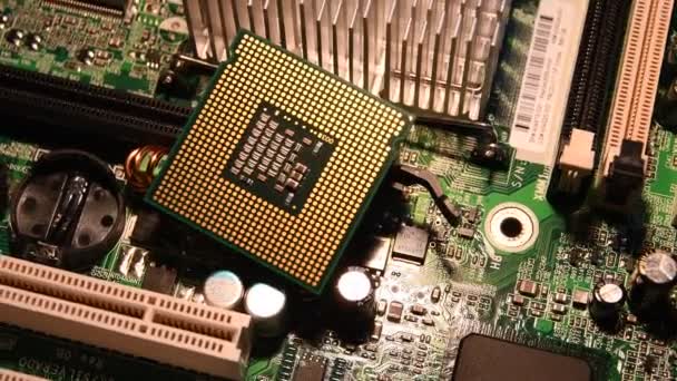 2018年8月18日佛罗伦萨 主板上的芯片处理器 在多莉上旋转 Uhd 视频尼康 D500 — 图库视频影像