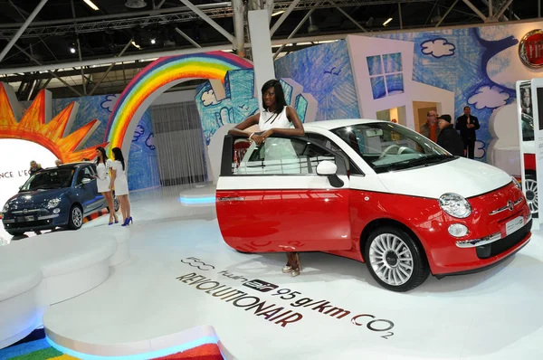 Bologna Itália Dezembro 2010 Bela Anfitriã Posa Stand Fiat Salão — Fotografia de Stock