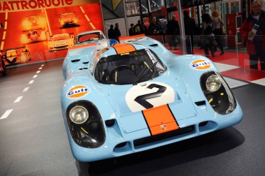 Bologna, İtalya - 2 Aralık 2010: Bologna Motor Show'da sergilenen Porsche 917 Körfez Le Mans 24 saat. İtalya