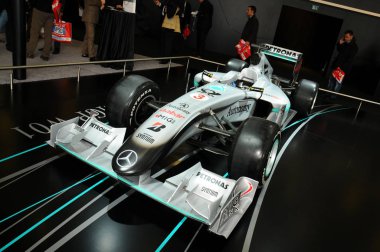 Bologna, İtalya - 2 Aralık 2010 Mercedes F1 Mgp W01exhibited Bologna Motor Show'da. İtalya