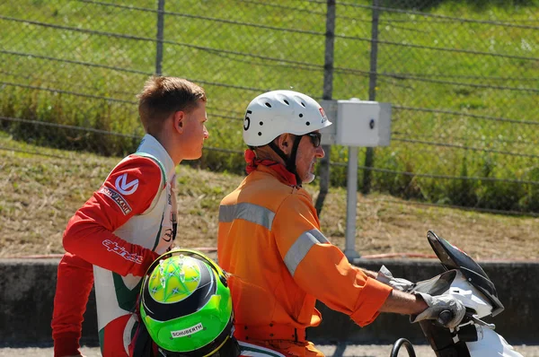 穆杰罗赛道 意大利 2016年7月19日 Prema Powerteam 的米克 舒马赫在穆杰罗赛道的4方程式比赛中发生了事故 意大利 — 图库照片