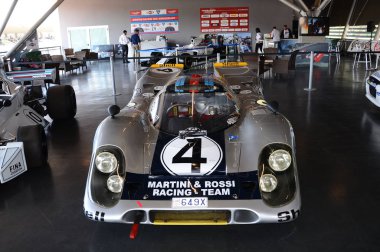 21 Nisan 2018: Porsche 917 K 1971 Martini Elford yarış / Larousse Motor efsane Festivali 2018 Imola, İtalya'da devre.