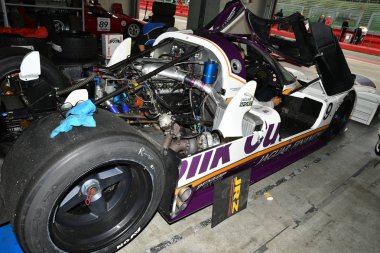 Imola klasik 26 Ekim 2018: Jaguar Le Mans prototip Xjr11 yıl 1989 ipek Cut üniforma, Imola Circuit İtalya Yvan Vercoutere ve Alex Mueller padok içinde tarafından tahrik.