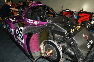 Imola klasik 26 Ekim 2018: Jaguar prototip Xjr14 1991 ipek üniforma Warwick-Brabham Paddock adlı Imola Circuit İtalya içinde eski kes.