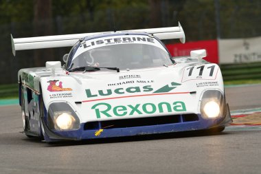 Imola klasik 26 Ekim 2018: Spice Se88c 1988 İtalya Imola Circuit antrenman sırasında Thomas Dozin tarafından tahrik.