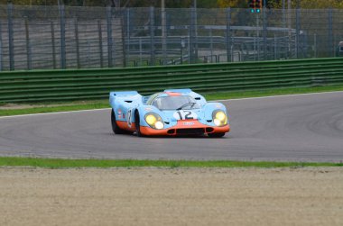 Imola klasik 26 Ekim 2018 Porsche 917 1970 Elford Attwood tarafından Claudio Roddaro Alıştırma oturumu sırasında Imola Circuit, İtalya üzerinde tahrik ex.