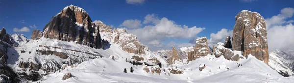 Hermoso Paisaje Invernal Cortina Ampezzo Dolomitas Desde Izquierda Tofana Rozes — Foto de Stock