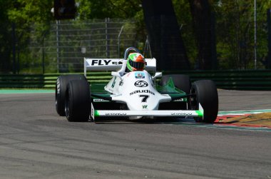 21 Nisan 2018: Cantillon, Mike Ie Motor efsane Festivali 2018 İtalya Imola pistinde sırasında histori 1981 F1 araba Williams Fw07 çalıştırın.