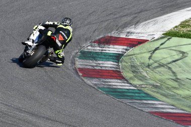 Mugello-Italya, 23 Mart: Andrea Iannone eylem sırasında Aprilia gün 2019 Italya 'da Mugello Circuit
