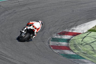Mugello-Italya, 23 Mart: Mauro Sanchini sırasında eylem Aprilia gün 2019 Italya 'da Mugello Circuit