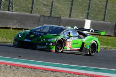 İtalya - 29 Mart, 2019: Lamborghini Huracn Gt3 2018 Imperiale yarış boyunca 12 h Mugello devre de Hankook yarış eylem Vito Postiglione/Kikko Galbiati/Jaromir Jirik tarafından tahrik takım. İtalya.