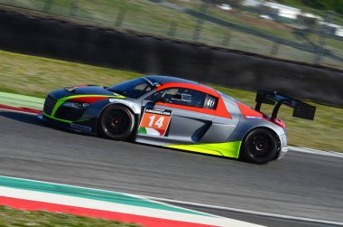 İtalya-29 Mart, 2019: Audi R8 LMS 2018 hız Lover Belçika ekibi tarafından Driven Dominique Bastien/Jimmy de Breucker eylem sırasında 12 h Hankook yarışı Mugello Circuit.